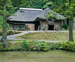 男鹿真山伝承館